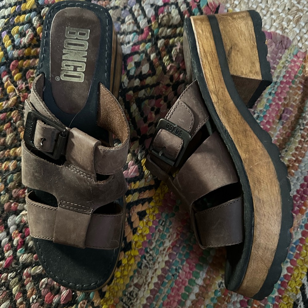 BONGO Brown Strappy Leather Platform Slides